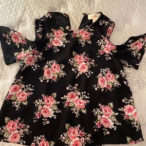 Medium Cold shoulder top